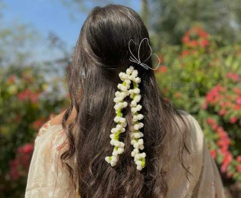 Handmade Woolen Floral Hair Garland (Gajra) – Reusable Indian Style Bun Accessory for Women | Eco-Friendly Hair Decoration