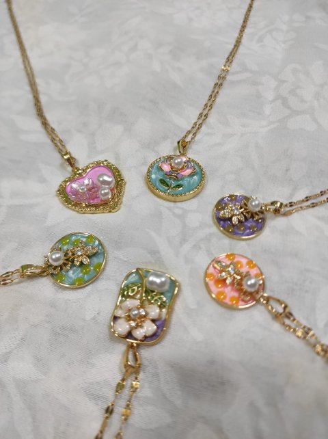 Anti-tarnish chain pendant