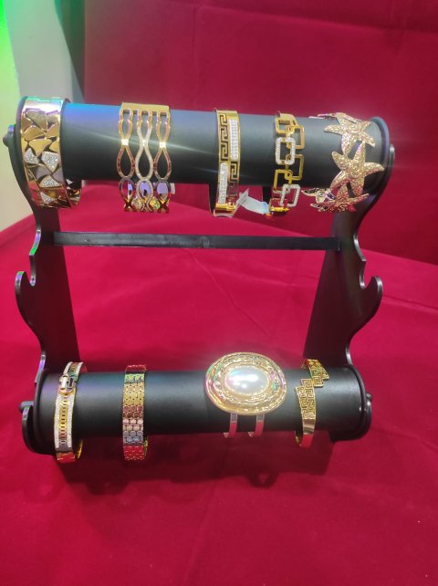 Anti-tarnish bracelets